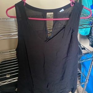 Old navy black keyhole top